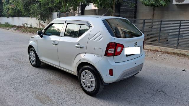 https://images10.gaadi.com/usedcar_image/4231216/original/processed_d2fef51ce36c6b61b67aa5ca77d92006.jpg?imwidth=6402