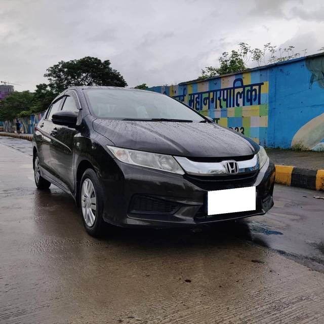 https://images10.gaadi.com/usedcar_image/4231234/original/processed_8ce3d84f8d2e46738866b0248d188c0d.jpg?imwidth=6400