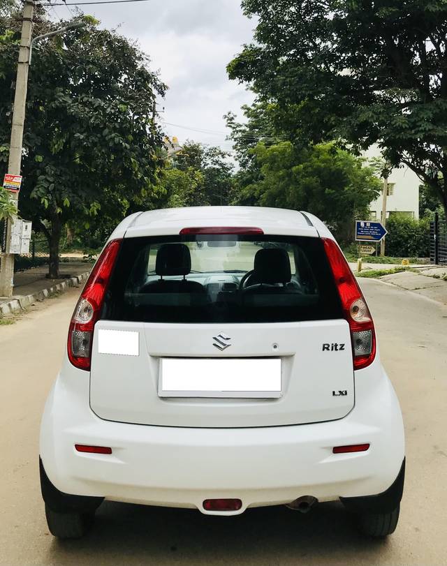 https://images10.gaadi.com/usedcar_image/4231236/original/processed_74b31c0122a836a64df4027c92a266b3.jpg?imwidth=6402