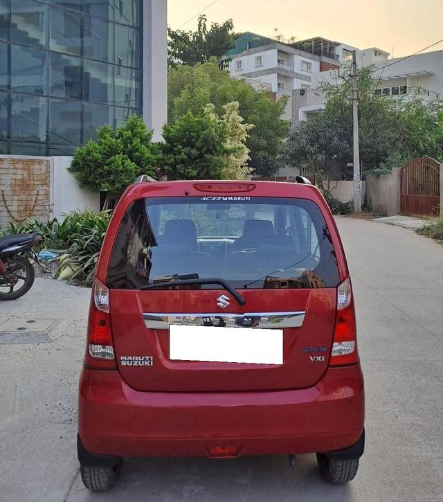 https://images10.gaadi.com/usedcar_image/4231245/original/processed_7551f5af9e8d1e29eeb40b112035006e.jpeg?imwidth=6402