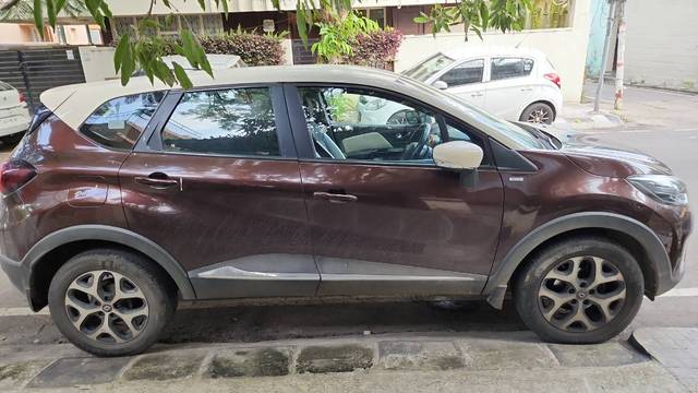 https://images10.gaadi.com/usedcar_image/4231248/original/5aab3e90b9f86bd61e5eafc41a42be49.jpg?imwidth=6402