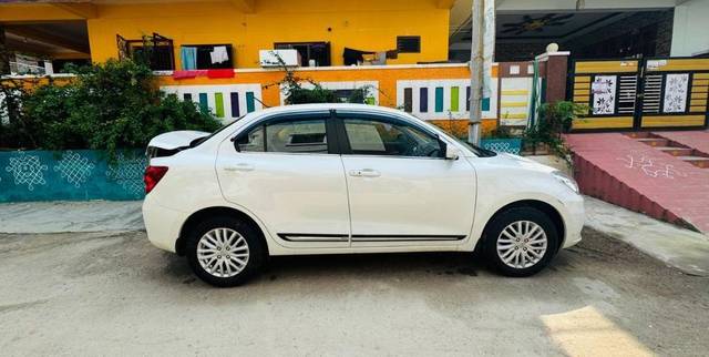 https://images10.gaadi.com/usedcar_image/4231298/original/processed_bb82d819-55a7-4387-9d63-aa0e355aa8f3.jpeg?imwidth=6401