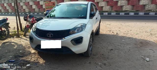 https://images10.gaadi.com/usedcar_image/4231312/original/processed_268eb2ad-e8bd-4d0b-88c3-486e9cc9a1e3.jpg?imwidth=6402