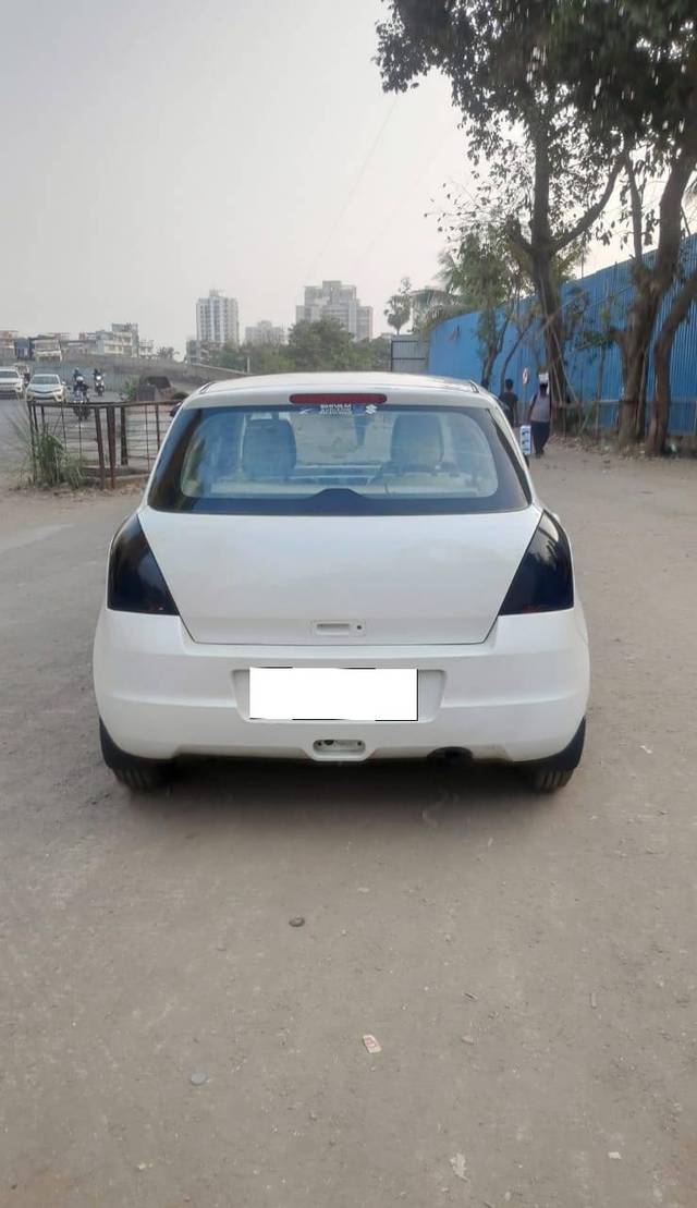 https://images10.gaadi.com/usedcar_image/4231336/original/processed_b37de5754f50ae8925ae92cbc7337e00.jpg?imwidth=6402