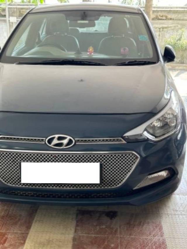 https://images10.gaadi.com/usedcar_image/4231382/original/processed_bdbdd35e-1dec-4547-8fb6-9fddaebcbfbd.jpg?imwidth=6400