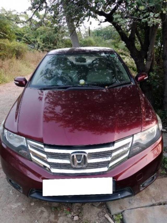 https://images10.gaadi.com/usedcar_image/4231385/original/processed_0bb596d4-3b98-45e6-b020-638e34113d7e.jpg?imwidth=6401