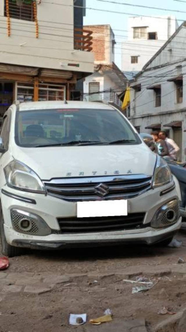 https://images10.gaadi.com/usedcar_image/4231430/original/processed_9cd6db88-7d30-4963-a259-083ac10ce400.jpg?imwidth=6400