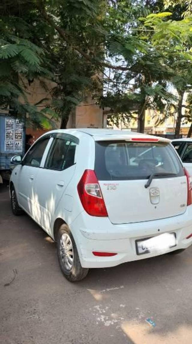 https://images10.gaadi.com/usedcar_image/4231490/original/processed_292c0731-0b5e-4ee7-bfe3-338acf965f13.jpg?imwidth=6401