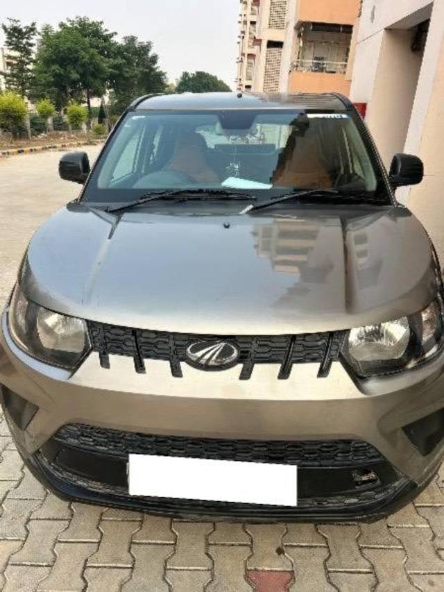 https://images10.gaadi.com/usedcar_image/4231514/original/processed_e12368c1-4977-4649-a06a-ed22aef3c25d.jpeg?imwidth=6400