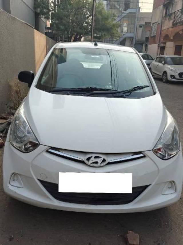 https://images10.gaadi.com/usedcar_image/4231572/original/processed_2adfca35-2752-4dee-9fcf-646fcfe01905.jpg?imwidth=6402