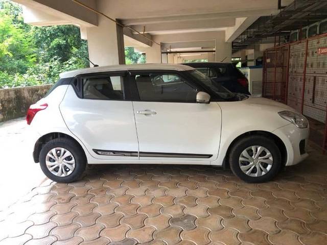 https://images10.gaadi.com/usedcar_image/4231603/original/processed_1773dc4c-aae4-44ba-b2bd-ad157da984ec.jpeg?imwidth=6401