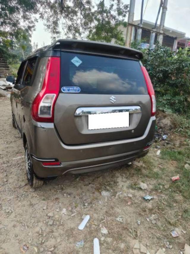 https://images10.gaadi.com/usedcar_image/4231613/original/processed_240c0ae7-0a99-4da1-80fa-fb5e38b43498.jpg?imwidth=6400