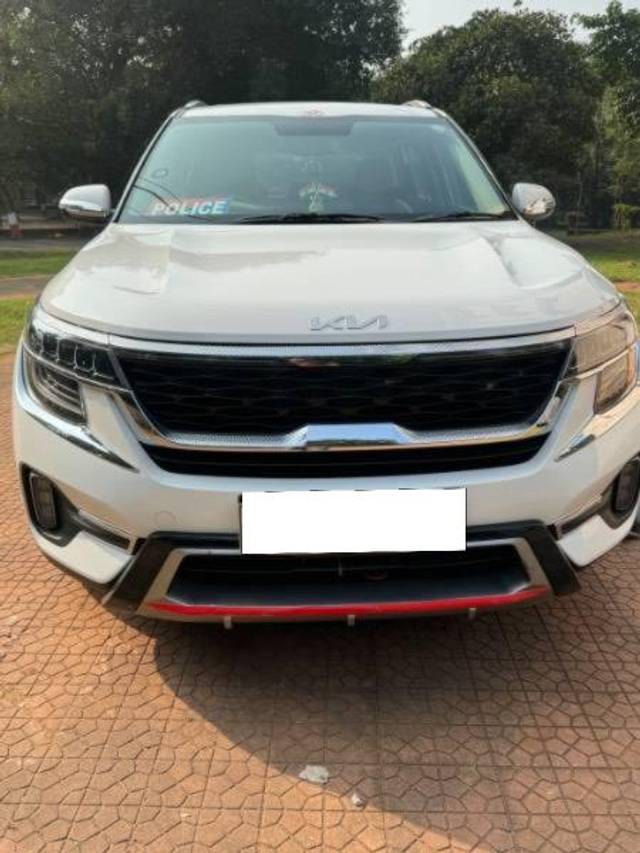 https://images10.gaadi.com/usedcar_image/4231685/original/processed_1fb309b3-10a9-449b-a162-4585d3bff9db.jpg?imwidth=6400