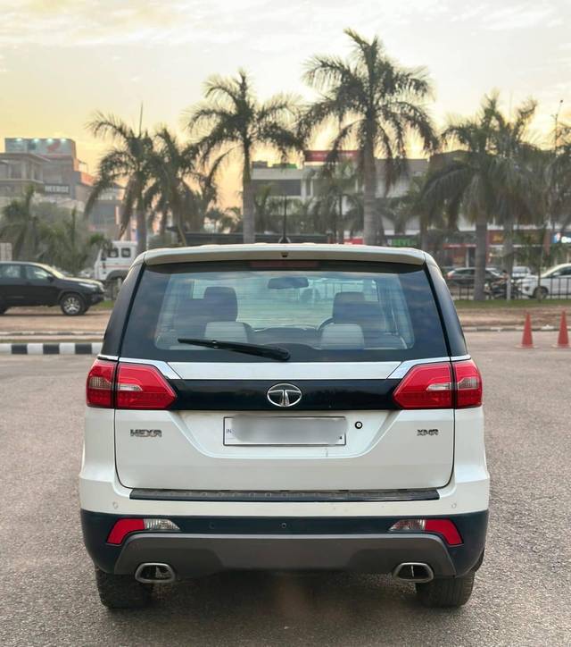 https://images10.gaadi.com/usedcar_image/4231776/original/processed_3b0bc455b12289dd96d0a3953a596cdb.jpg?imwidth=6402