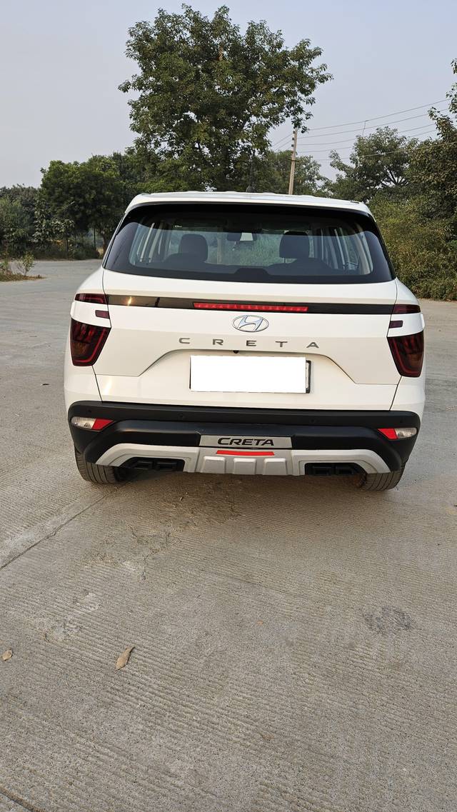 https://images10.gaadi.com/usedcar_image/4231837/original/processed_c8e71f7db7a9ea1730389267d4a25494.jpg?imwidth=6401