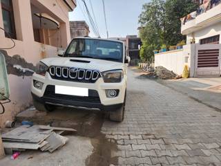 Mahindra Scorpio 2014-2022 Mahindra Scorpio 1.99 S10