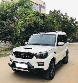 Mahindra Scorpio 2014-2022 Mahindra Scorpio S10 AT 2WD