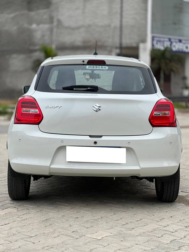 https://images10.gaadi.com/usedcar_image/4231912/original/processed_4300cf4448768b82fedaed5a50b3185d.jpg?imwidth=6401