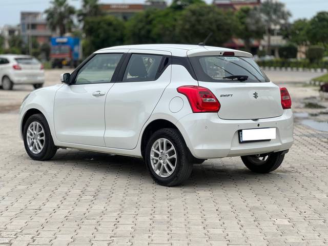 https://images10.gaadi.com/usedcar_image/4231912/original/processed_53bcd9a943e9e41580868d5055480abc.jpg?imwidth=6402