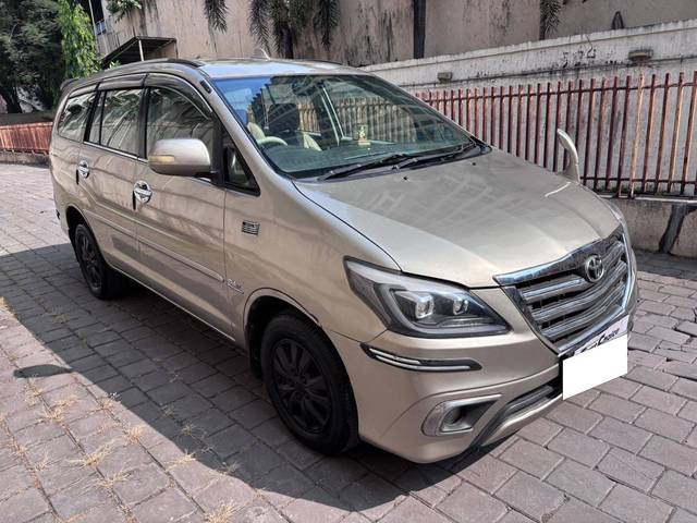 https://images10.gaadi.com/usedcar_image/4231946/original/processed_98c8f4dca25b488250c81d512b8f5160.jpg?imwidth=6400