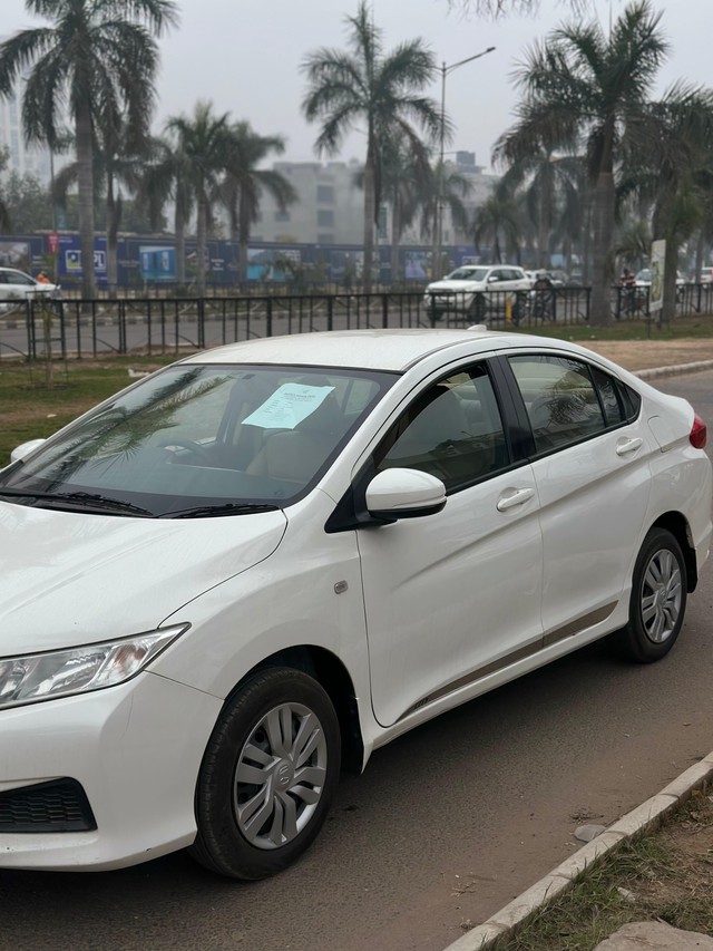 Second-hand 2015 Honda City i DTec SV for sale in Chandigarh-4