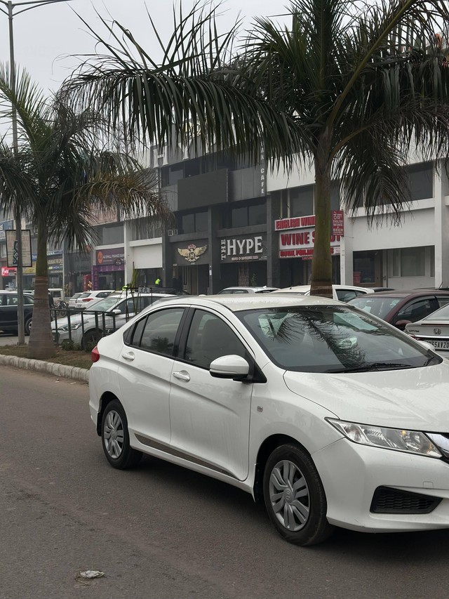 Second-hand 2015 Honda City i DTec SV for sale in Chandigarh-3