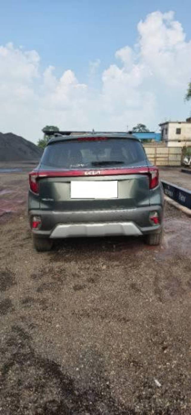 https://images10.gaadi.com/usedcar_image/4232004/original/processed_1419d817-110f-404f-a175-959762487117.jpg?imwidth=6402