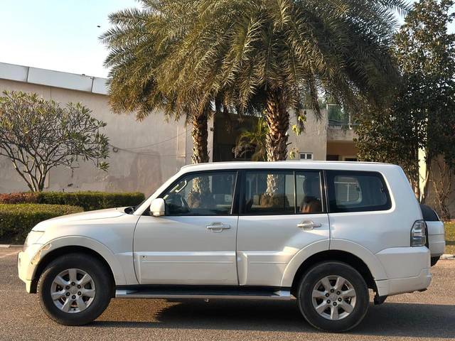 https://images10.gaadi.com/usedcar_image/4232014/original/1d98498abbc1a54e710510e8ddc6c602.jpg?imwidth=6402