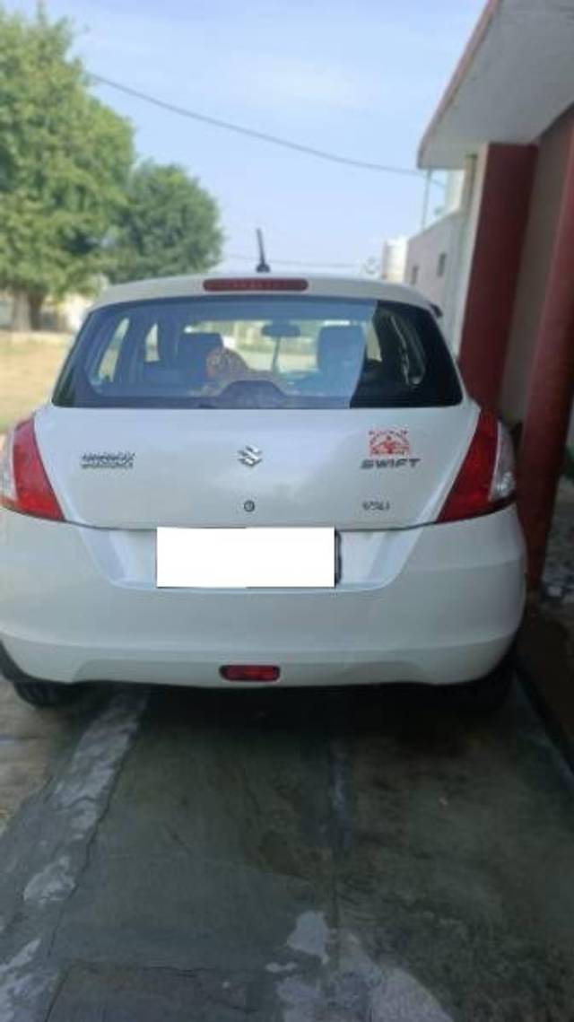 https://images10.gaadi.com/usedcar_image/4232015/original/processed_7e42a638-5d4c-4ebc-948a-13bdc0e0d65a.jpg?imwidth=6402