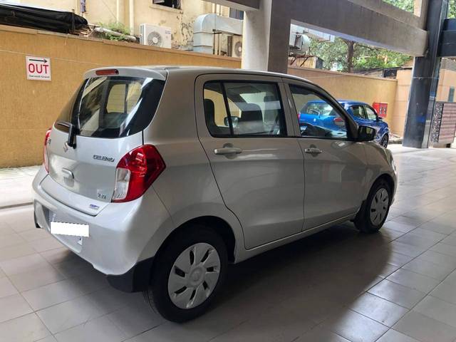 https://images10.gaadi.com/usedcar_image/4232047/original/processed_b5e6e590cf21e50070d8f229b0534e36.jpg?imwidth=6401