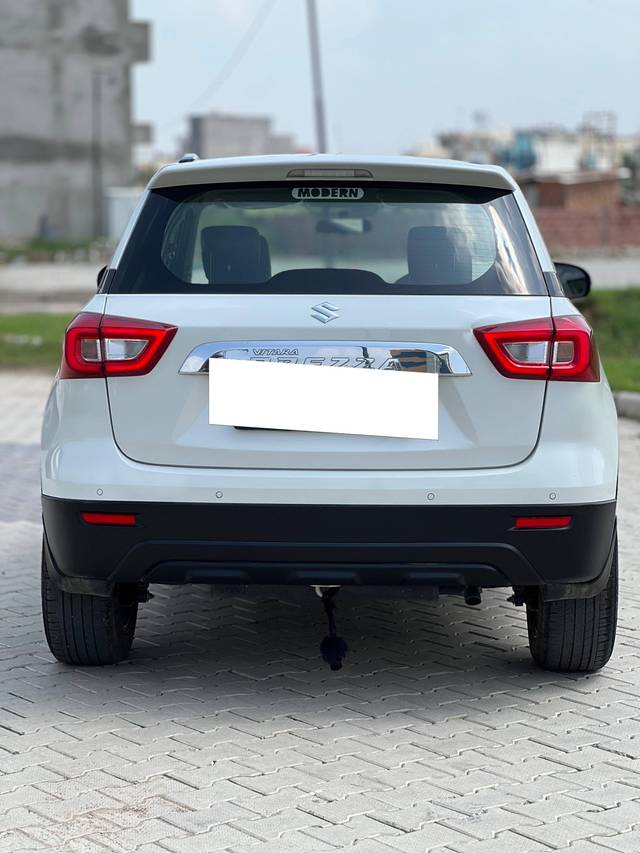 https://images10.gaadi.com/usedcar_image/4232060/original/processed_8729dd3d17fd1d028712b2979bdb4147.jpg?imwidth=6401