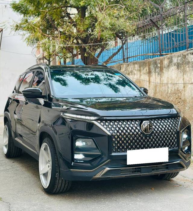 https://images10.gaadi.com/usedcar_image/4232128/original/processed_bf790b9987408ea3684b132b7fd4c85b.jpg?imwidth=6400