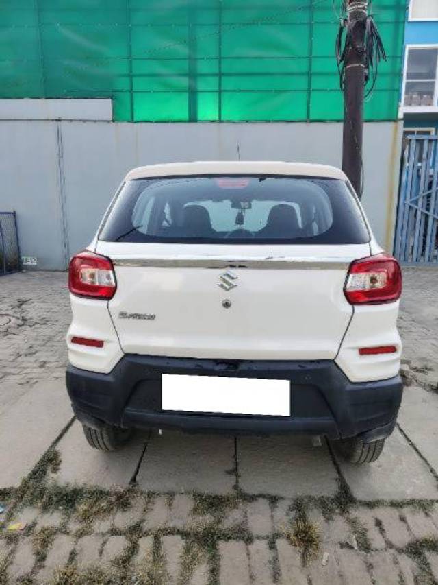 https://images10.gaadi.com/usedcar_image/4232130/original/processed_05c52640-53f6-4aca-8e78-c695145070b4.jpg?imwidth=6401