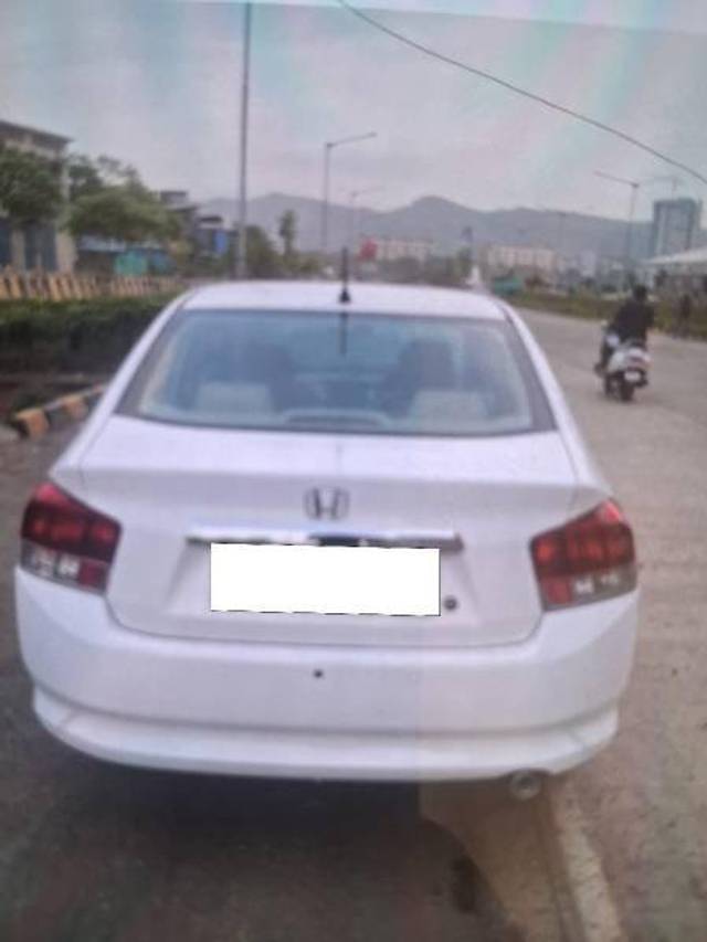 https://images10.gaadi.com/usedcar_image/4232135/original/e77cf2060923f2a2b985e35723829517.jpg?imwidth=6401