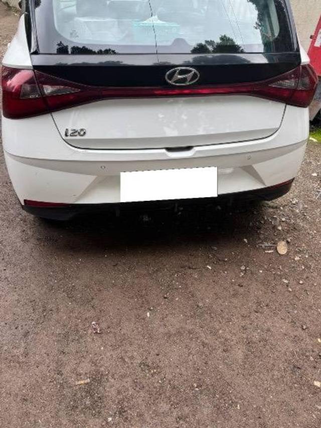 https://images10.gaadi.com/usedcar_image/4232149/original/processed_28cb3ebb-d05a-4d7b-a17d-a9bd14f7390a.jpeg?imwidth=6401