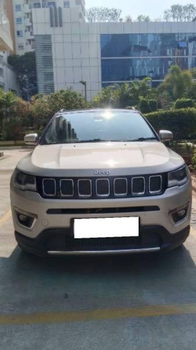 https://images10.gaadi.com/usedcar_image/4232151/original/processed_6f554a37-4841-4da3-bd40-2ad17da51ad1.jpg?imwidth=6400