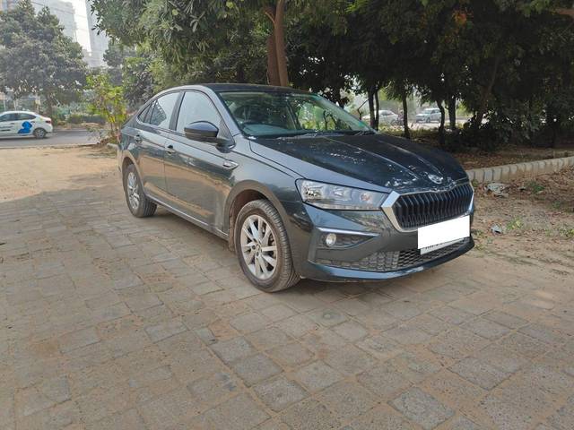 https://images10.gaadi.com/usedcar_image/4232169/original/processed_a782d7935ceb7ee0d9c650997abd443c.jpg?imwidth=6400