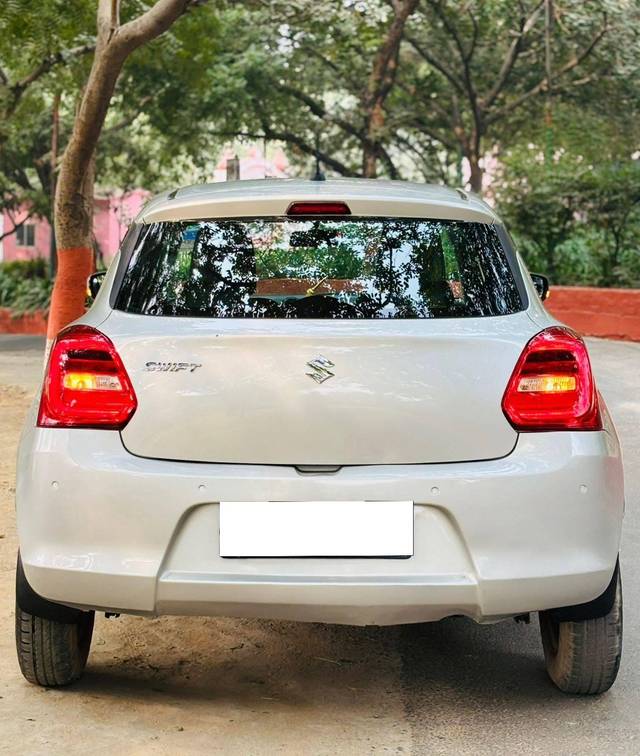 https://images10.gaadi.com/usedcar_image/4232197/original/processed_edebec4b5a1b54105ed950603956d82d.jpg?imwidth=6401