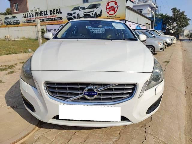 https://images10.gaadi.com/usedcar_image/4232272/original/processed_119c9cdcbe34d98442f10ab1c968f054.jpg?imwidth=6400