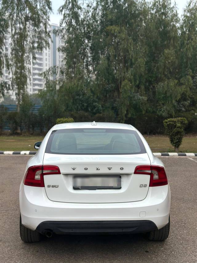 https://images10.gaadi.com/usedcar_image/4232272/original/processed_5746e11bd66f1b4c0da01328a3f909ec.jpg?imwidth=6401