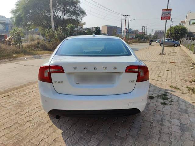 https://images10.gaadi.com/usedcar_image/4232272/original/processed_75b0163723b6e9606314841d35118907.jpg?imwidth=6401