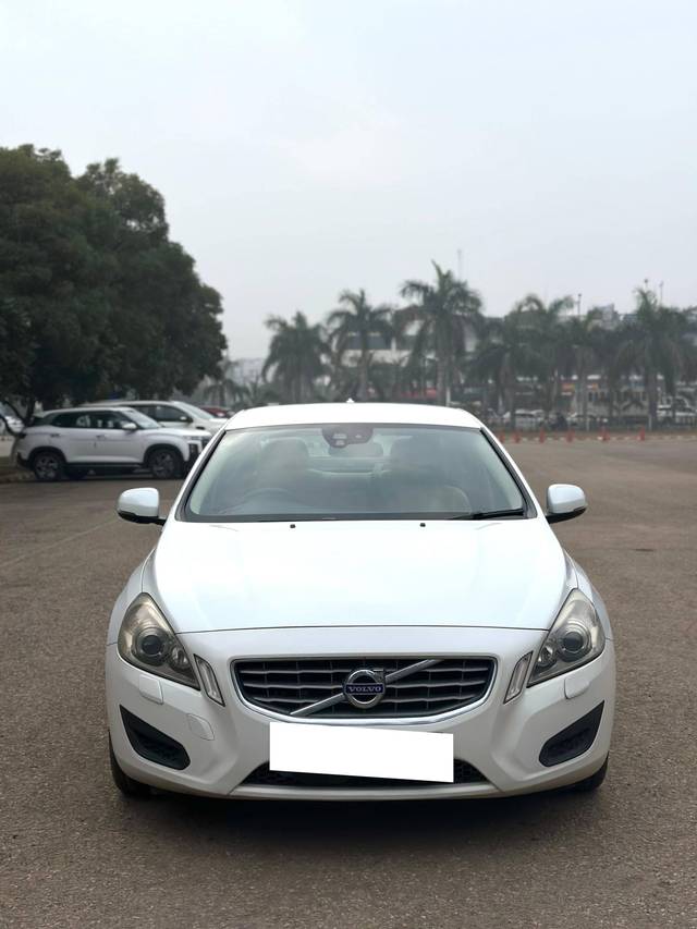 https://images10.gaadi.com/usedcar_image/4232272/original/processed_9b018118c638b63e5eecc500297cae8a.jpg?imwidth=6400