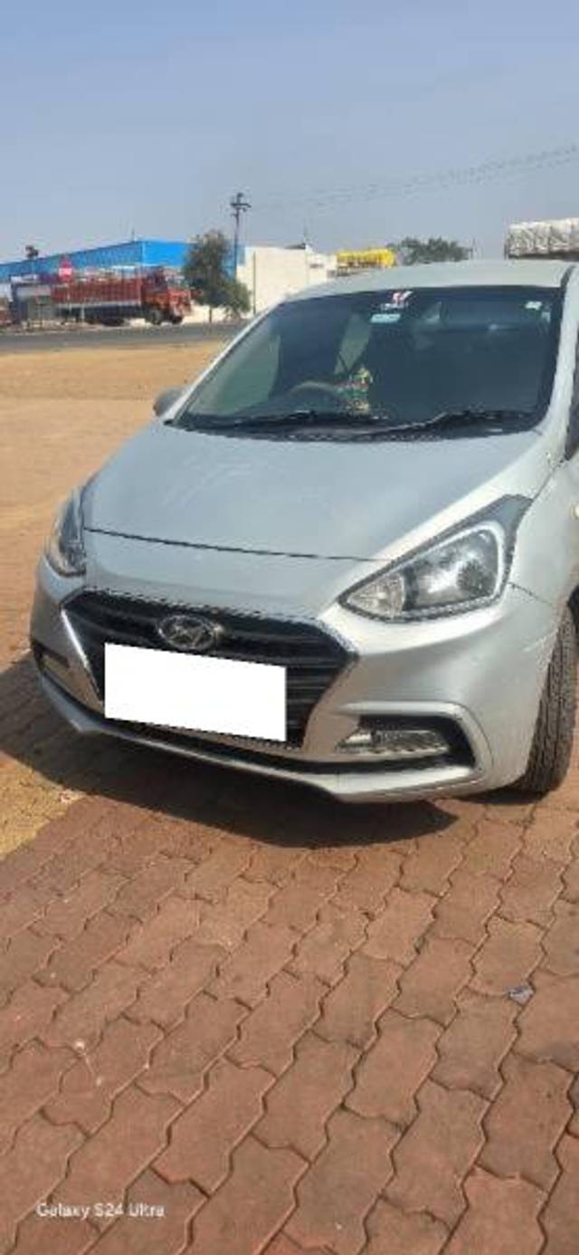 https://images10.gaadi.com/usedcar_image/4232296/original/processed_f8afd572-4124-405d-b90e-1cd88e6e0875.jpg?imwidth=6402