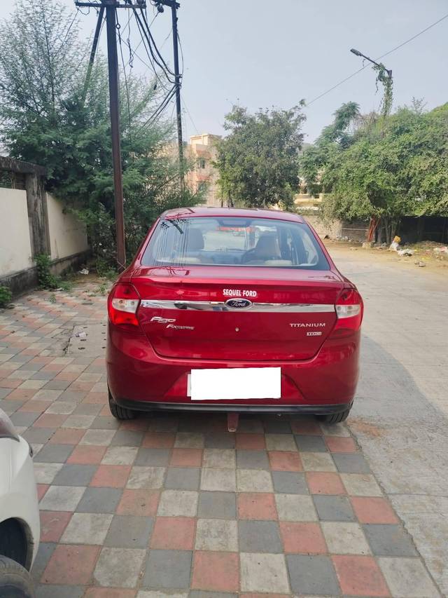 https://images10.gaadi.com/usedcar_image/4232337/original/processed_cc0b6c7ea0ae5b2e785e779595a42361.jpg?imwidth=6401