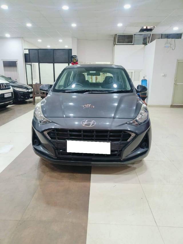 https://images10.gaadi.com/usedcar_image/4232379/original/processed_dfabd3782a687cb53811723bf09e1762.jpg?imwidth=6402