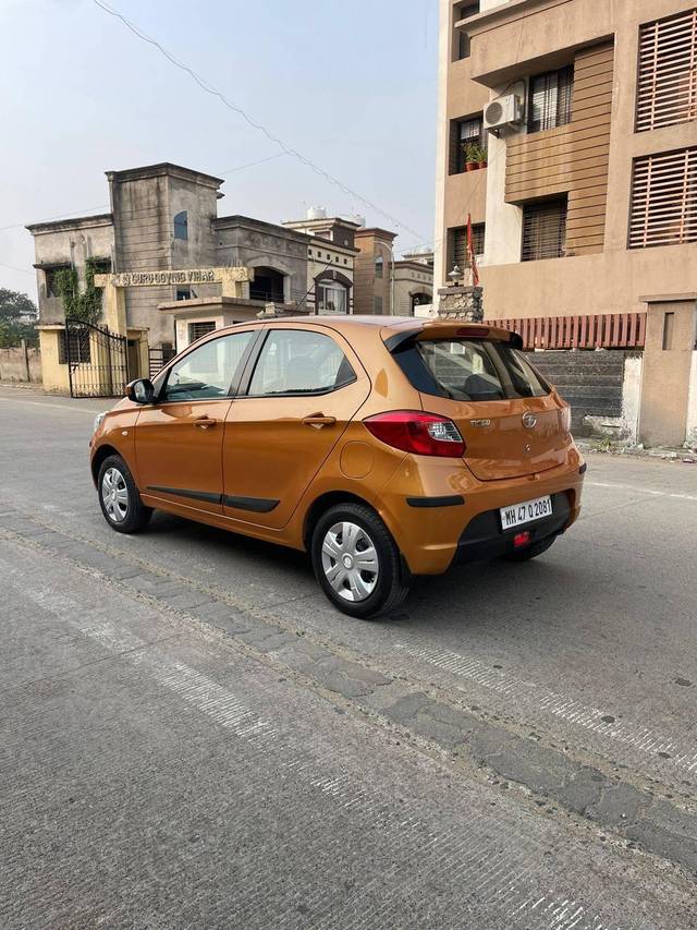 https://images10.gaadi.com/usedcar_image/4232392/original/processed_9f29b56b23cbc0ab4bf4efeab7ec6a73.jpg?imwidth=6402