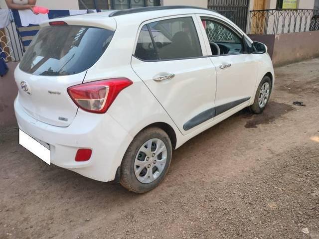 https://images10.gaadi.com/usedcar_image/4232394/original/processed_74a474a4-2471-4ec6-adf0-002c15d8a9cc.jpg?imwidth=6401