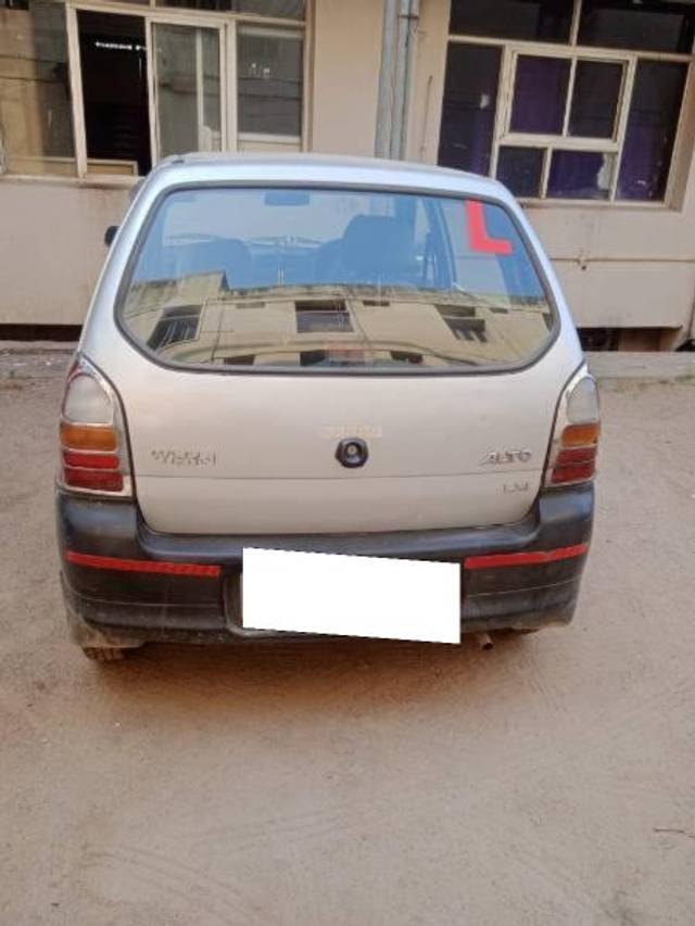 https://images10.gaadi.com/usedcar_image/4232411/original/processed_e8b48713-6eed-4be5-b623-4e8b1466689b.jpg?imwidth=6401