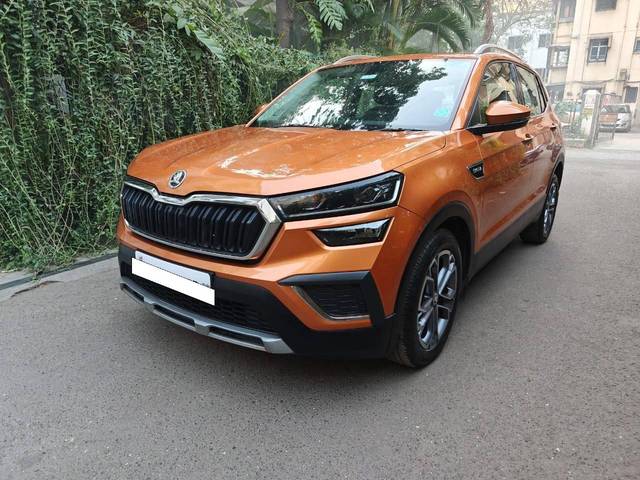 https://images10.gaadi.com/usedcar_image/4232416/original/processed_503ec534e9a4b1a48017589114176210.jpeg?imwidth=6402