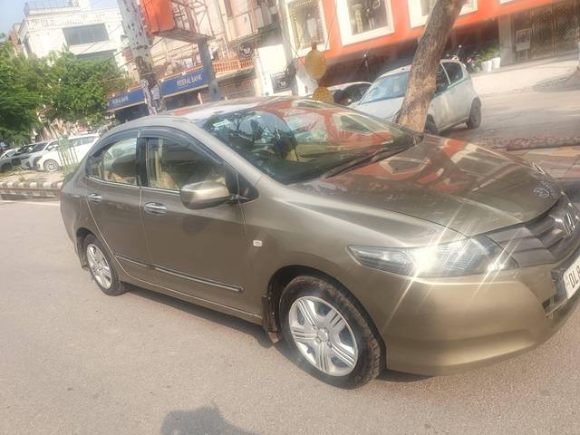 https://images10.gaadi.com/usedcar_image/4232421/original/processed_cc6edfe95958cd102169c7ccbcd87826.jpg?imwidth=6400